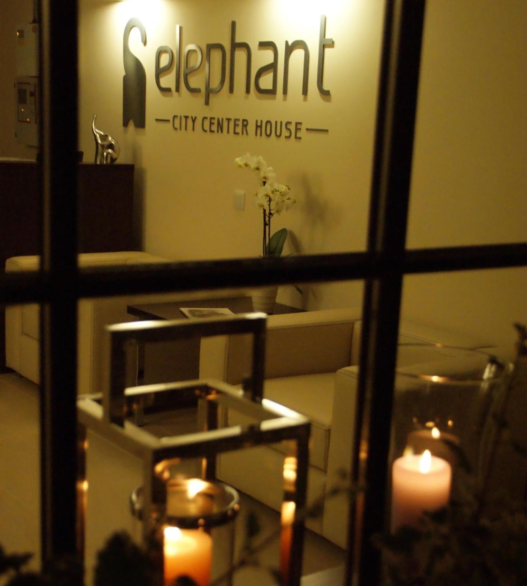 City Center House Elephant Poznan Bagian luar foto